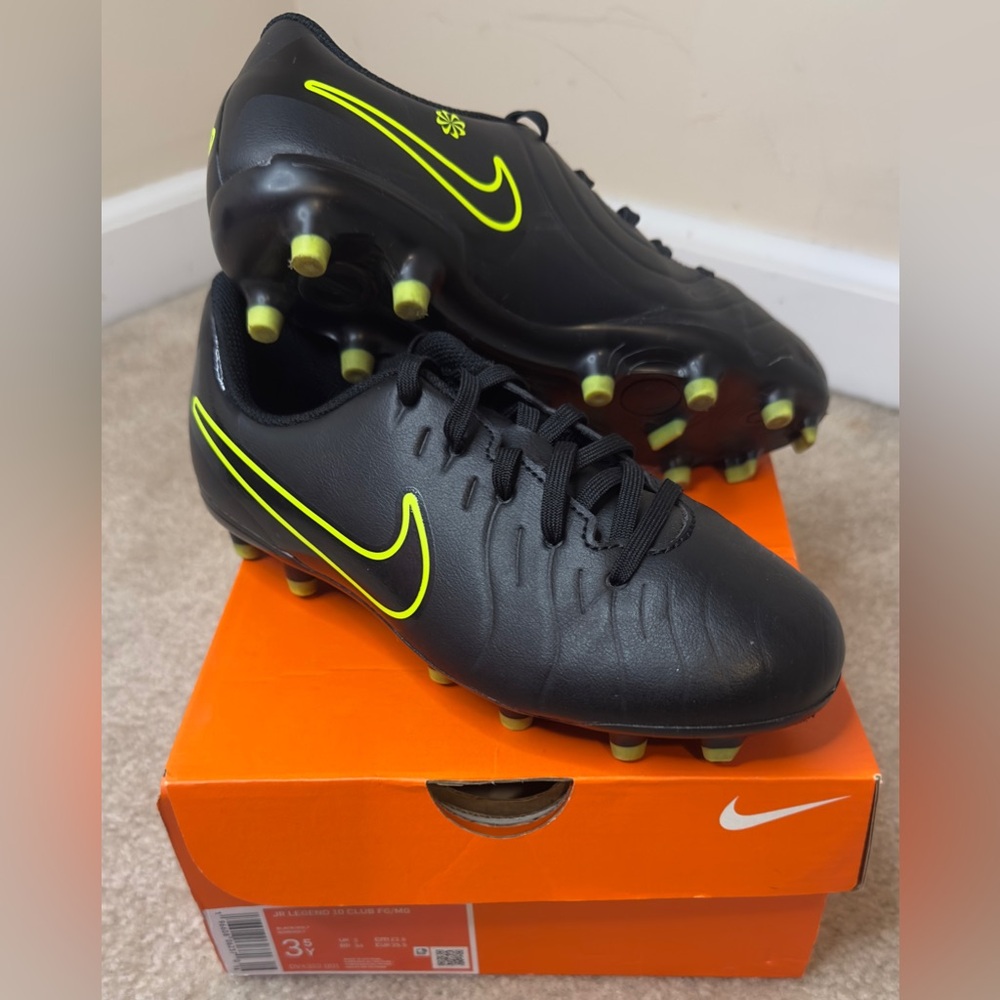 Nike Tiempo Legend 10 Club FG Soccer Cleats Kids Size 3.5- Black & Neon Yellow